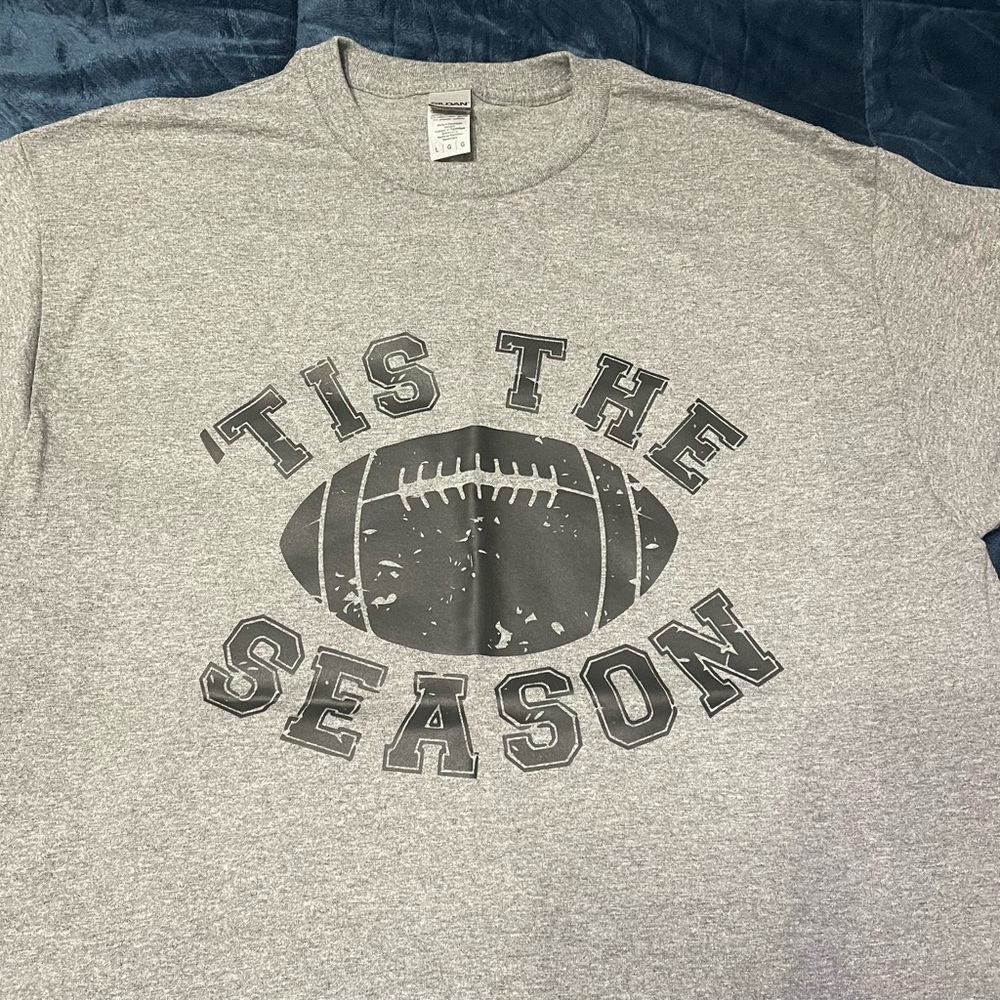 NWOT. Tis the Season football tee. Size L